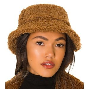 Amara Faux Fur Hat | Apparis